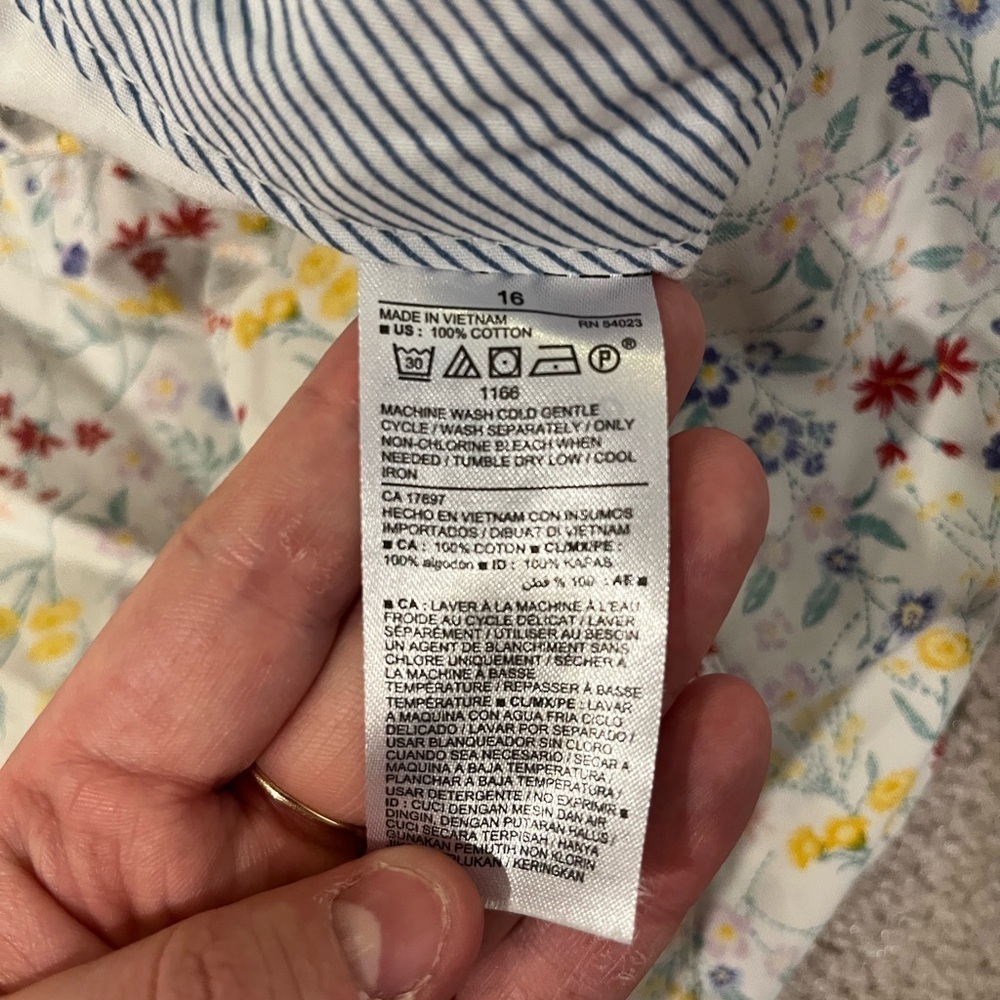 Old Navy Everyday Shorts - Floral Print - Picture 9 of 9